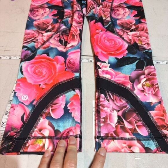 Lululemon Run: Inspire Crop II Secret Garden /‎ Black - Picture 8 of 9